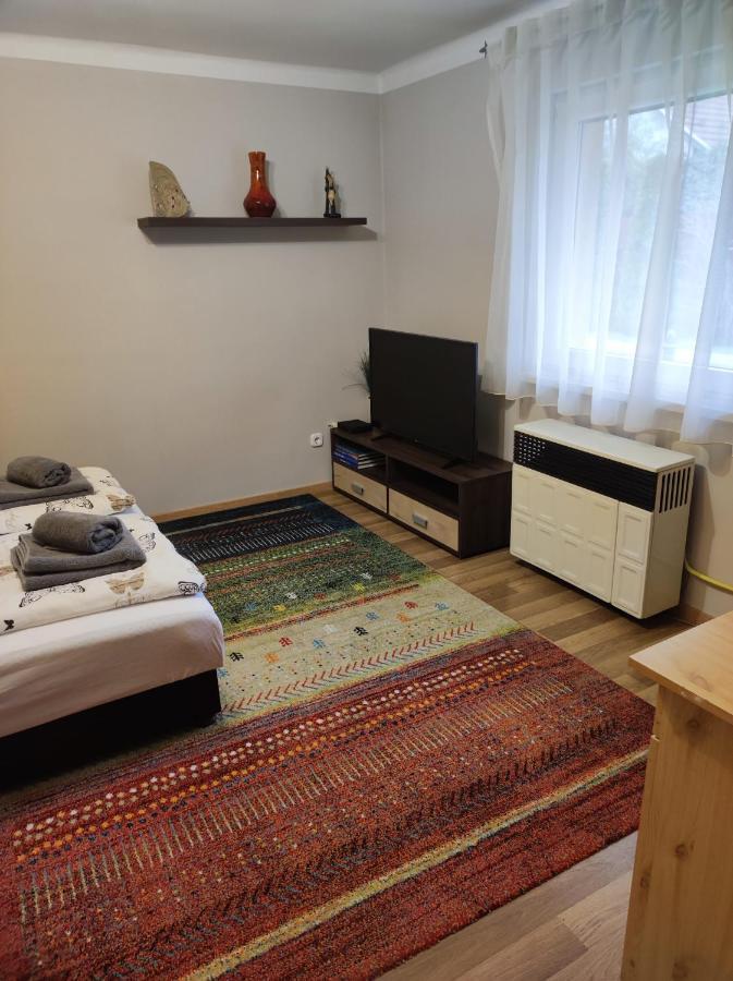 Green Garden Apartment Ingyenes Zart Parkoloval Szeged Luaran gambar