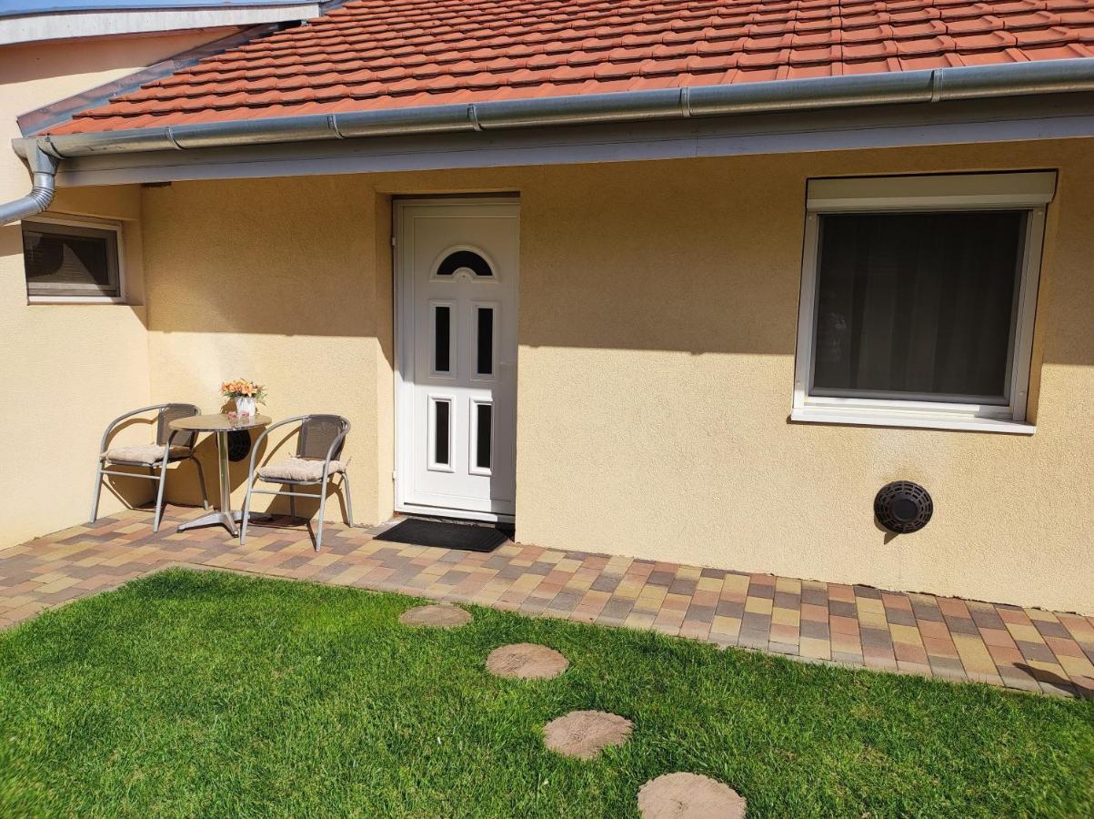 Green Garden Apartment Ingyenes Zart Parkoloval Szeged Luaran gambar